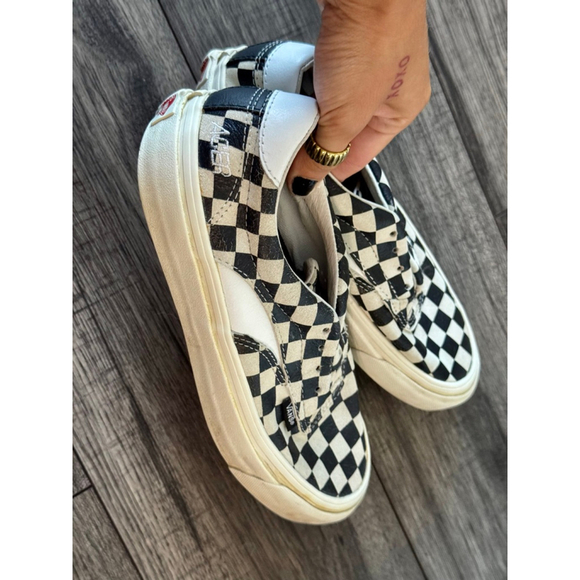 Vans Acer Ni Women’s Size 6.5 (fits more like 6) Retail $90 Reselling for More - Picture 2 of 9